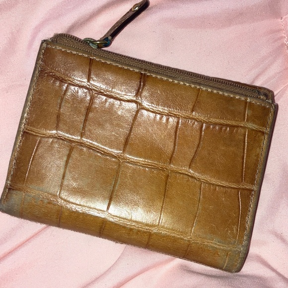 Coach Vintage crocodile Tan Leather Wallet with Gold Accents - Picture 3 of 8